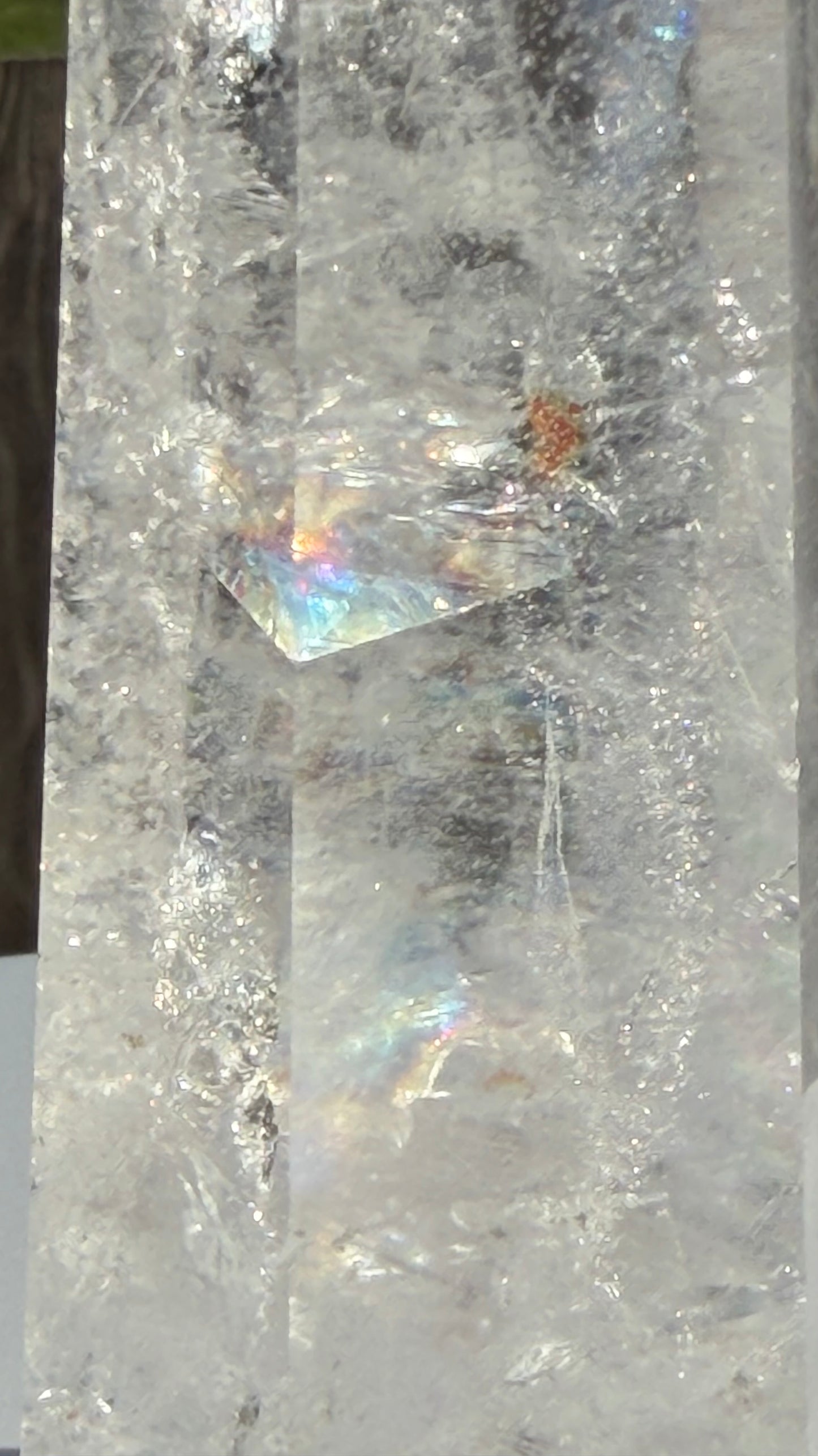 Clear Quartz with Rainbow 17cm(6.7") クリアクォーツ(レインボー入り)#CQ-001