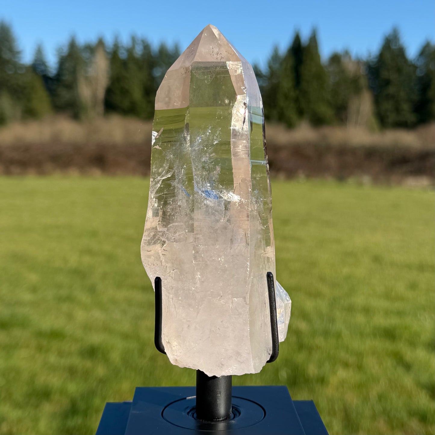 Ultra-Clear Lemurian Seed Quartz Point - Includes Custom Gallery Stand レムリアンシード・クォーツ クリスタルポイント(虹入)  - カスタムスタンド付#LQ-058