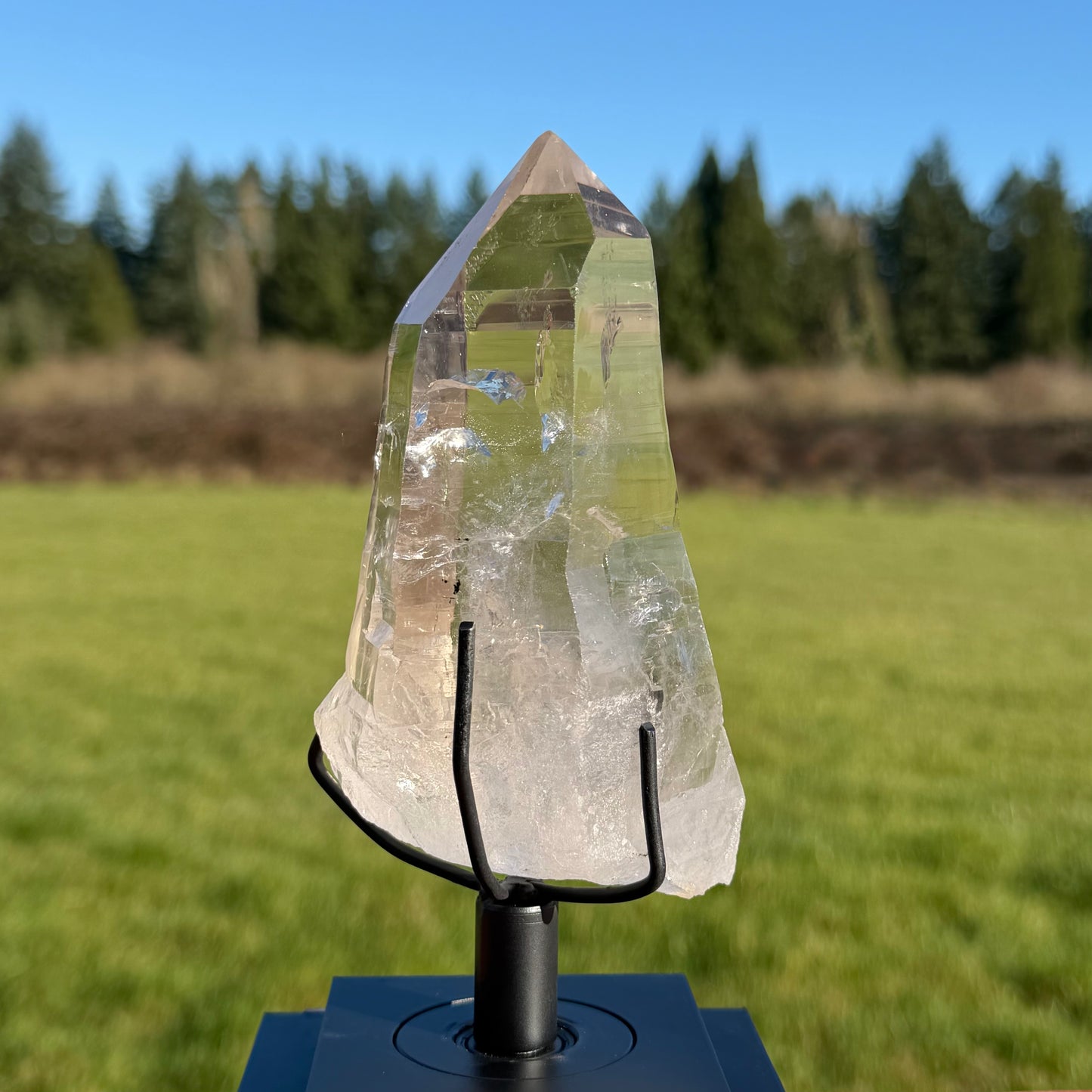 Ultra-Clear Lemurian Seed Quartz Point - Includes Custom Gallery Stand レムリアンシード・クォーツ クリスタルポイント(虹入)  - カスタムスタンド付#LQ-058