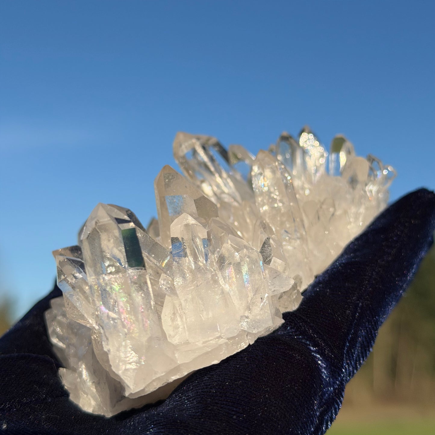 High-Clarity Quartz Cluster with Scattered Rainbows 281g  虹入り クリアクォーツ クラスター #CQ-043