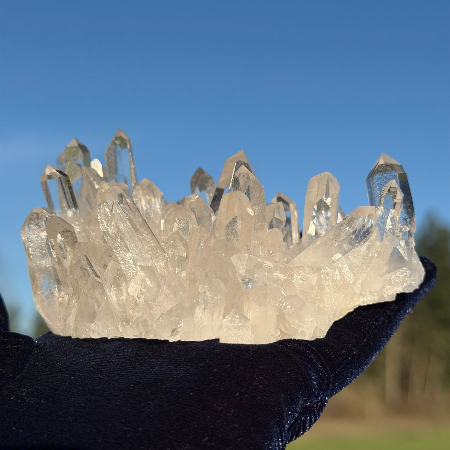 High-Clarity Quartz Cluster with Scattered Rainbows 281g  虹入り クリアクォーツ クラスター #CQ-043