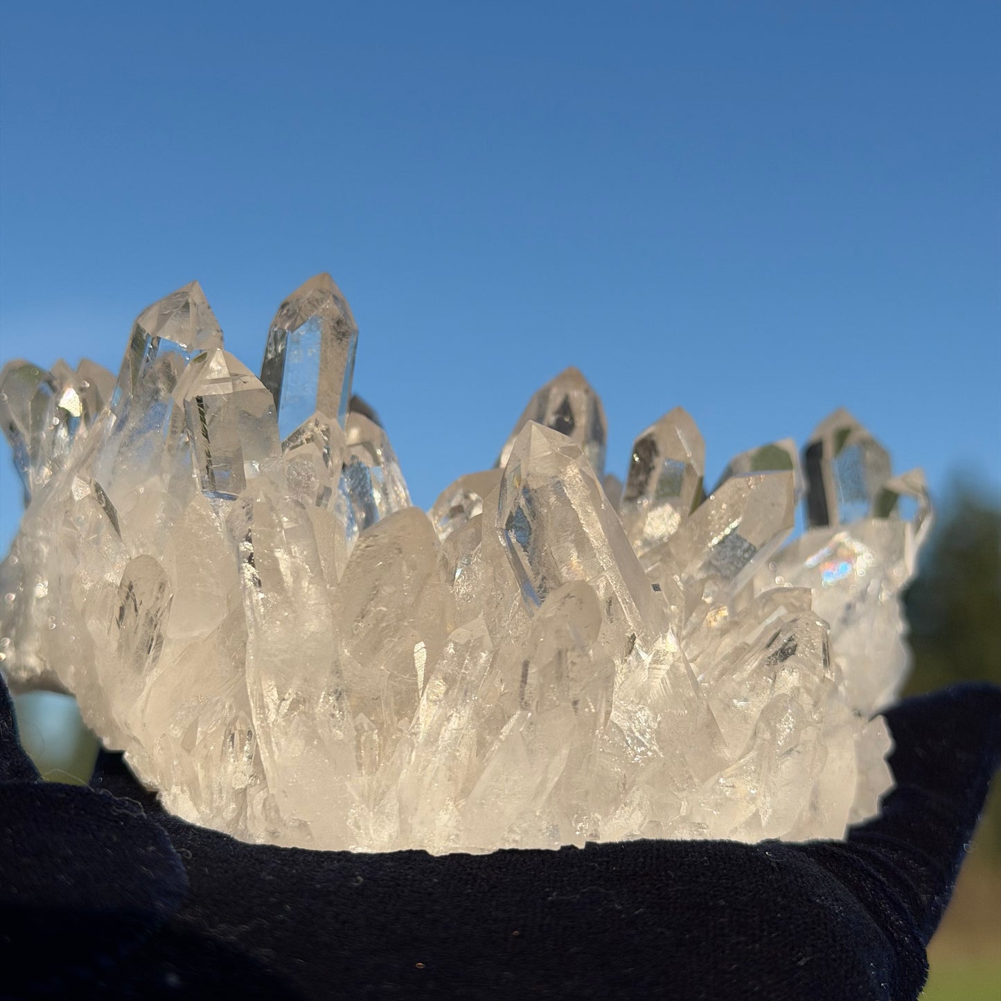 High-Clarity Quartz Cluster with Scattered Rainbows 281g  虹入り クリアクォーツ クラスター #CQ-043