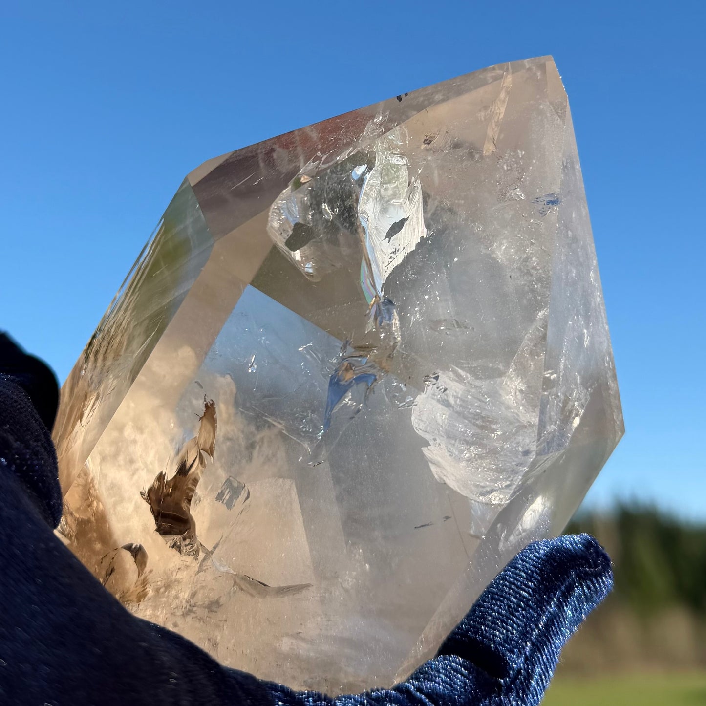 [Collector's Grade] Premium Phantom Quartz with Rainbows (4.7" / 2.26 lbs) 1kg #CQ-052