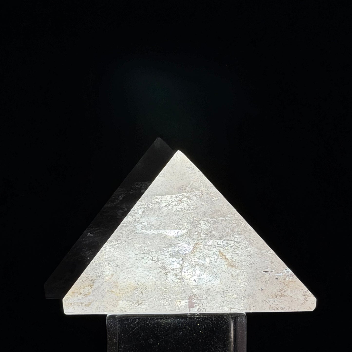 Clear Quartz Pyramidクリアクォーツ・ピラミッド 42mm 168g #CQ-064