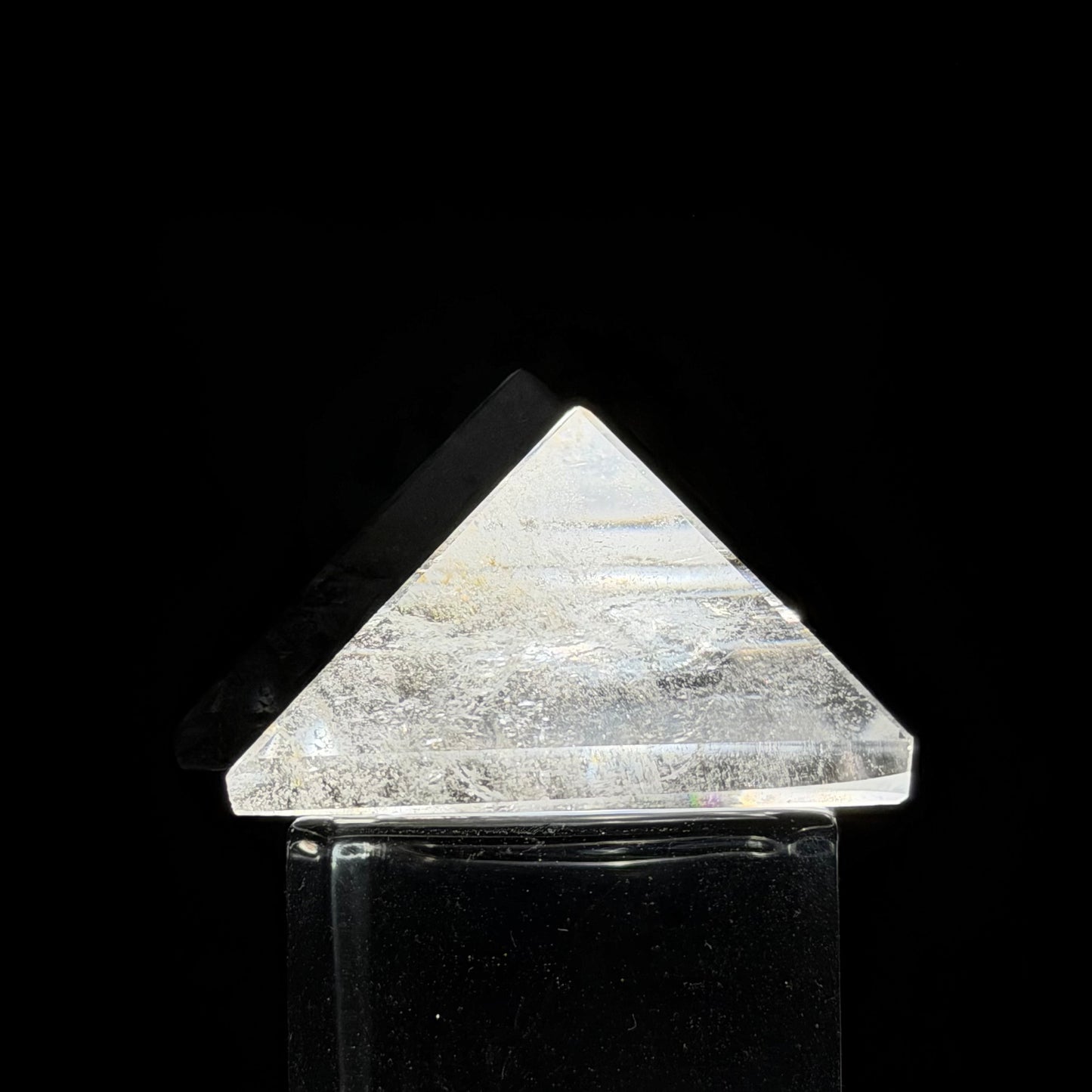 Clear Quartz Pyramid クリアクォーツ・ピラミッド 27mm 54g #CQ-067