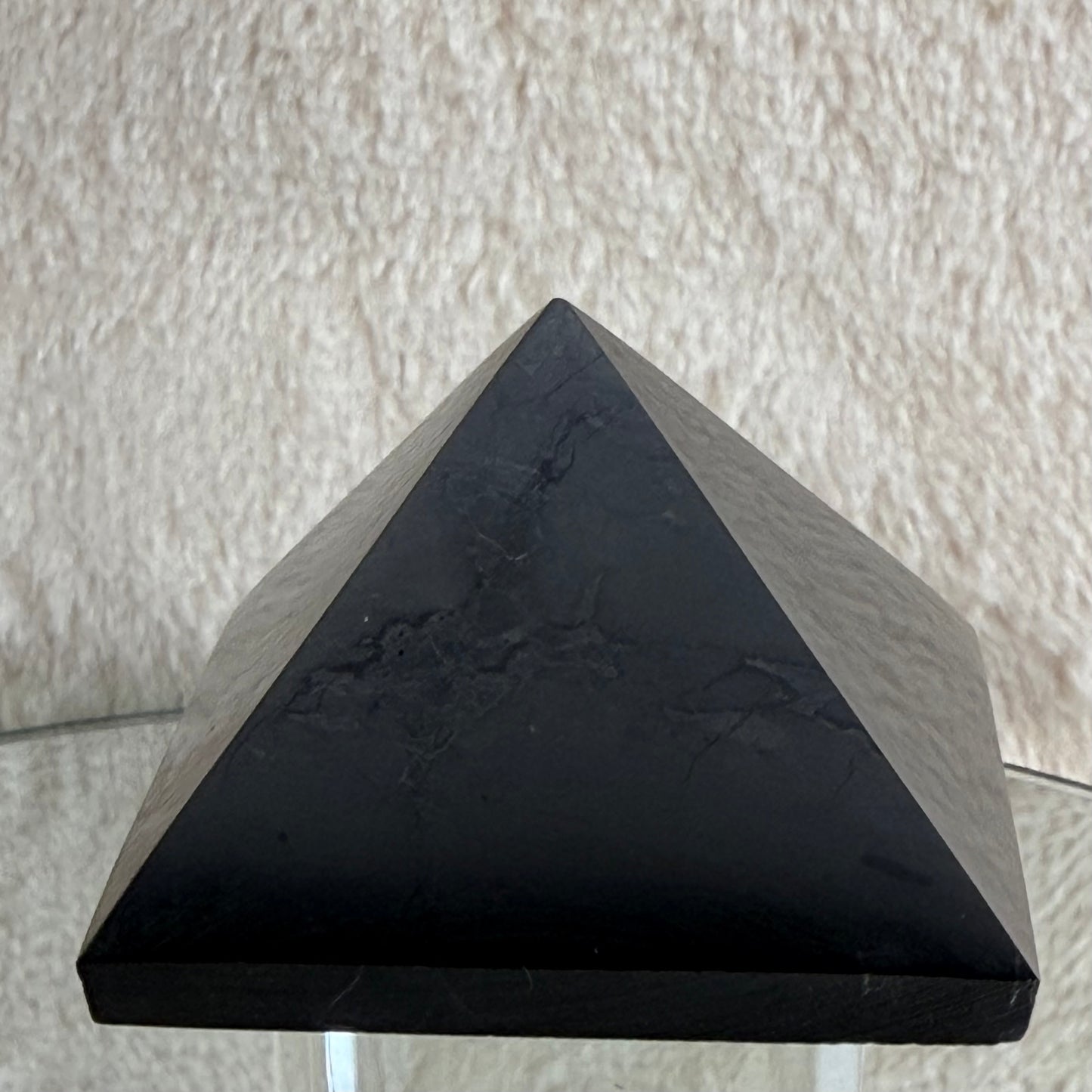Shungite Pyramid シュンガナイト・ピラミッド37mm 102g SN-068