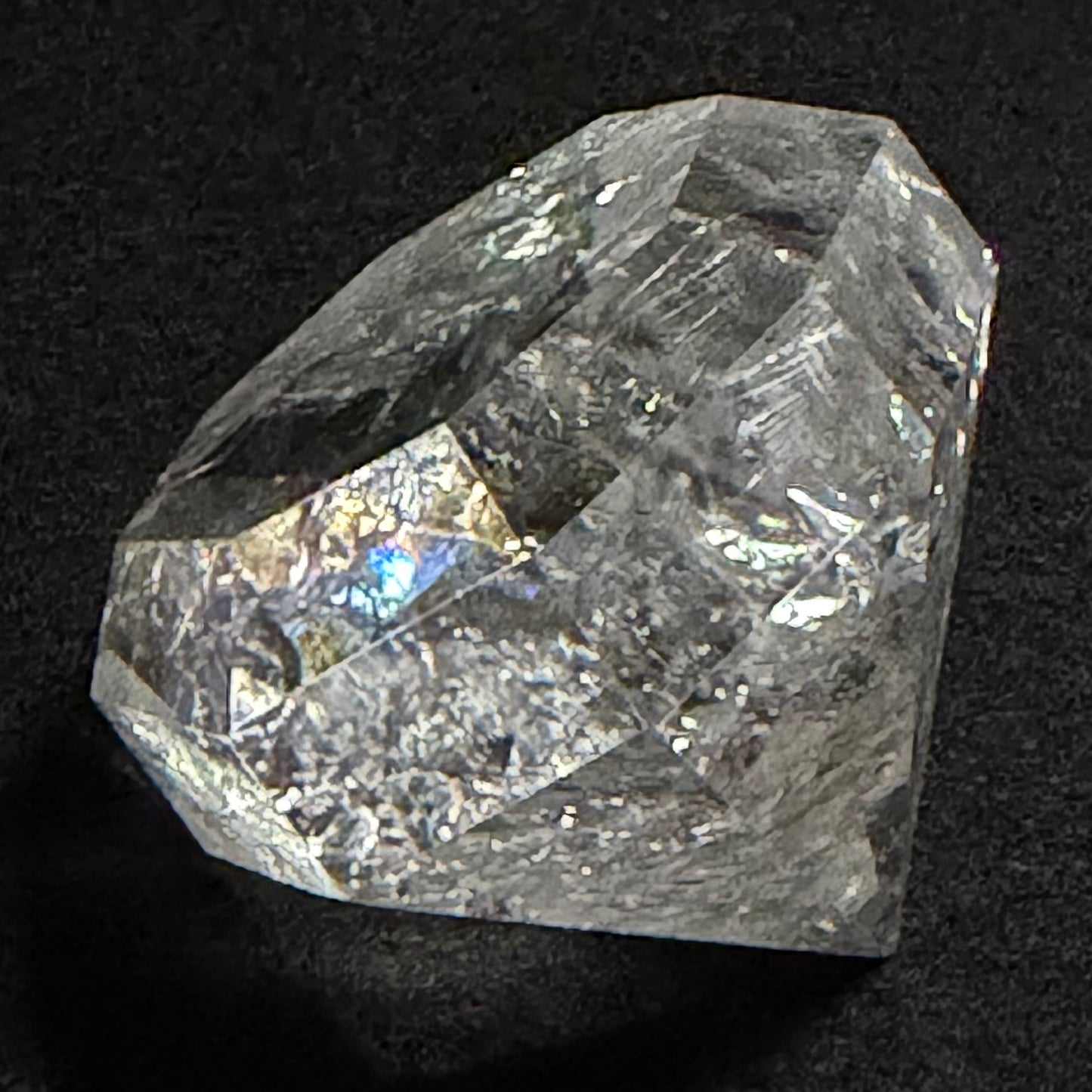 Multi-Faceted Rainbow Quartz 40mm, 94g #CQ-095