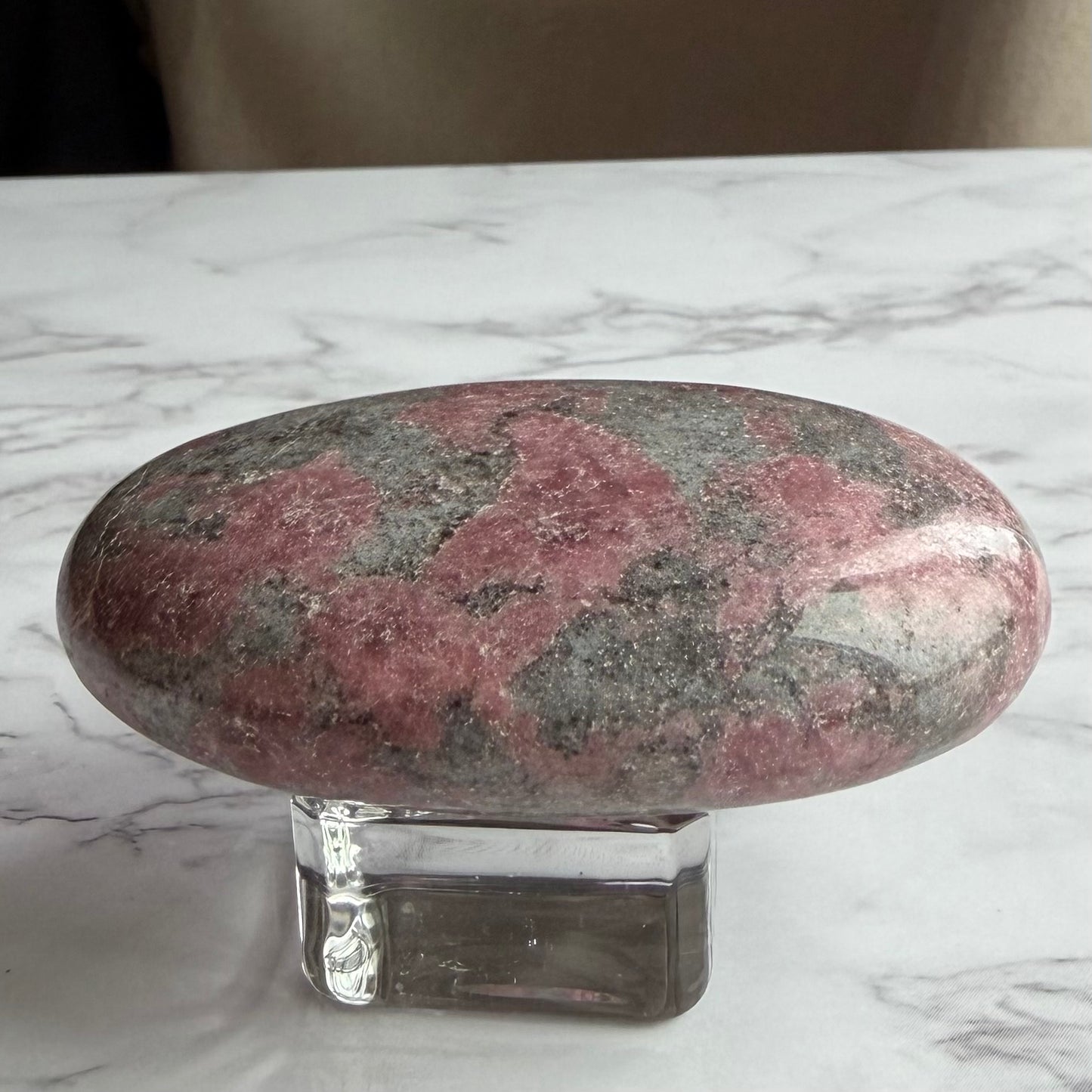 High-Quality Rhodonite Palm Stone (128g) ロードナイト #RH-101