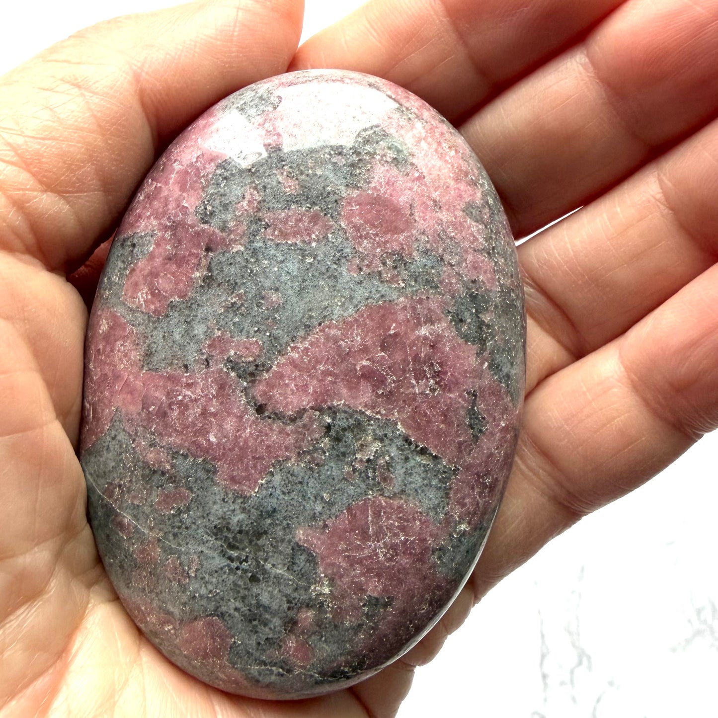 High-Quality Rhodonite Palm Stone (128g) ロードナイト #RH-101